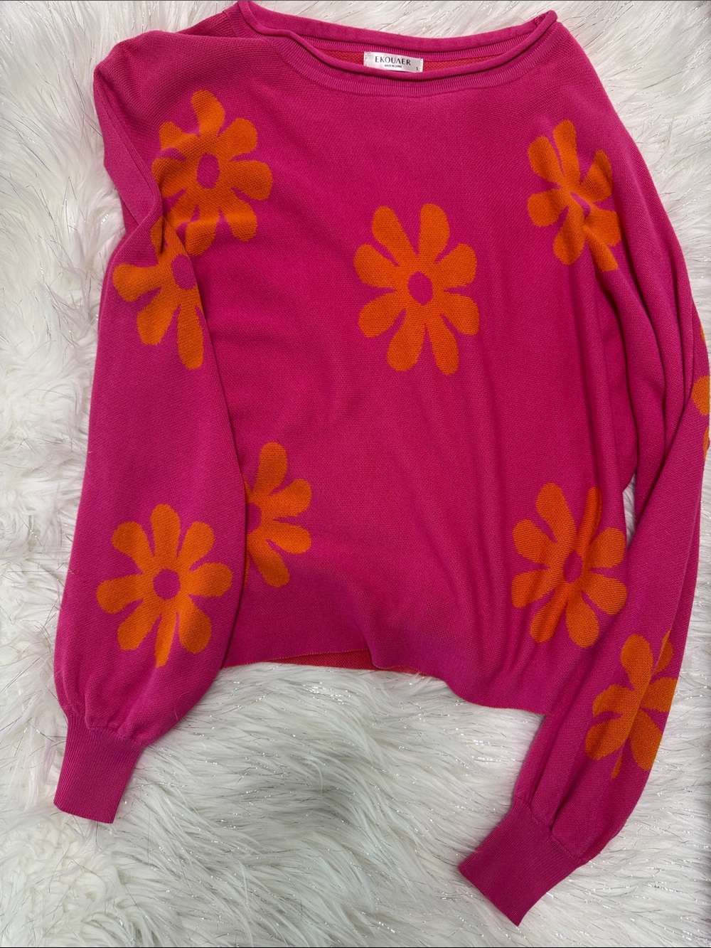🌸💖✨ Bright Pink Knit Sweater Set with Orange Daisies – Size Small - Picture 5 of 7
